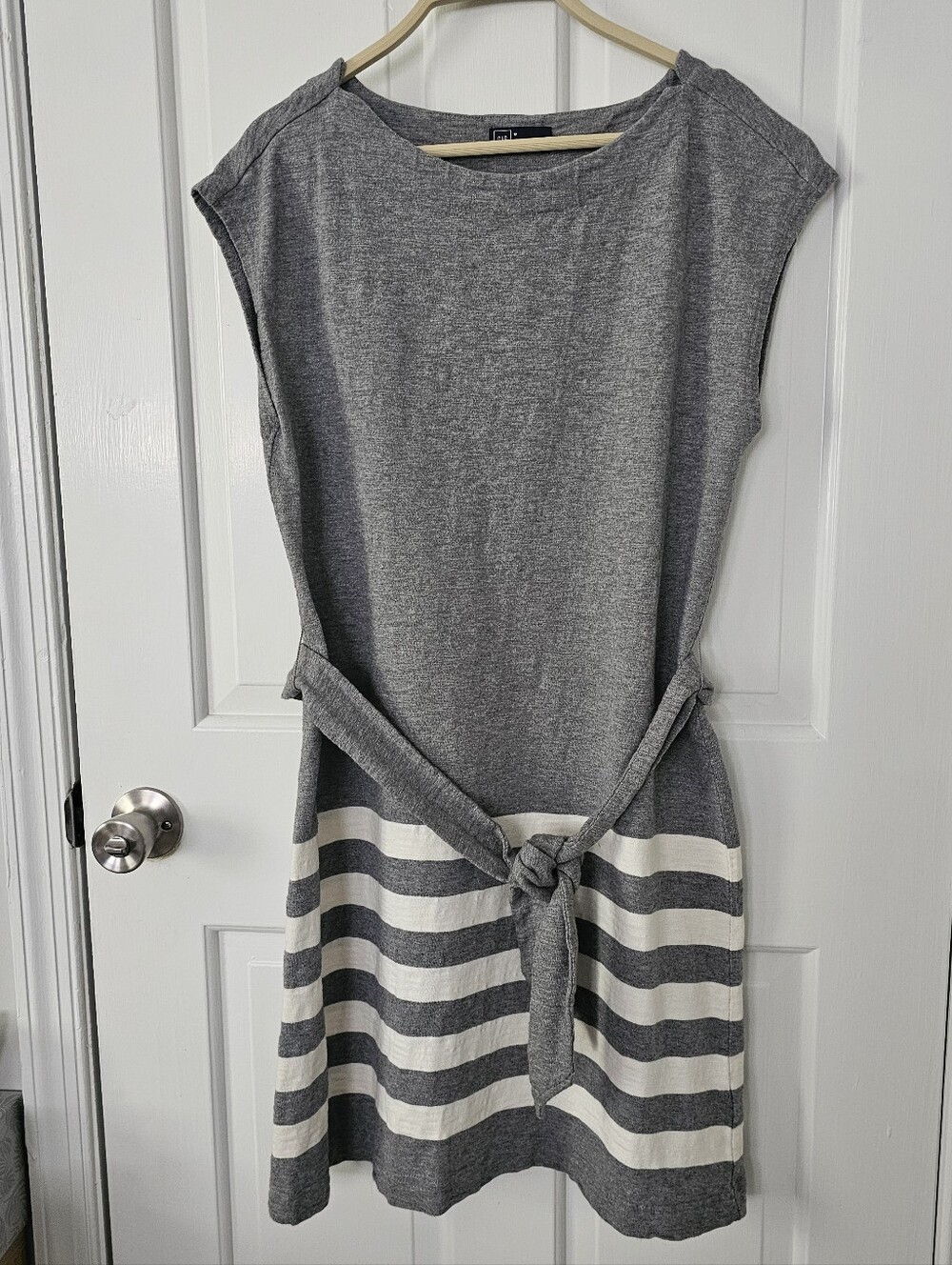 GAP DRESS - Picture 2 of 3